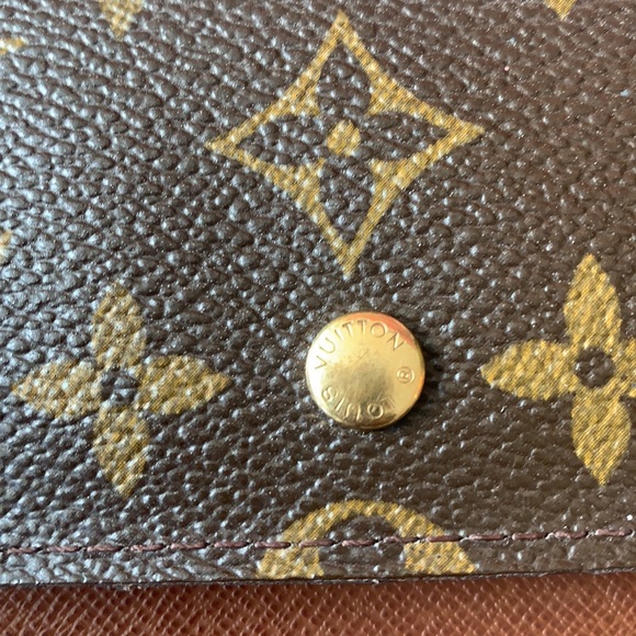 Louis Vuitton : Pochette Passport - Picture 5 of 17